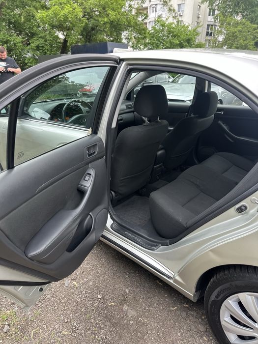 Toyota Avensis! Автомат! 2.0!