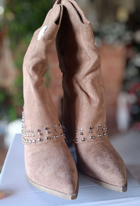 Texana camel n 40 com tachas cravadas , 
 Nunca usada com caixa origin