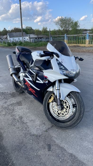 Продам Хонду сбр 954 рр