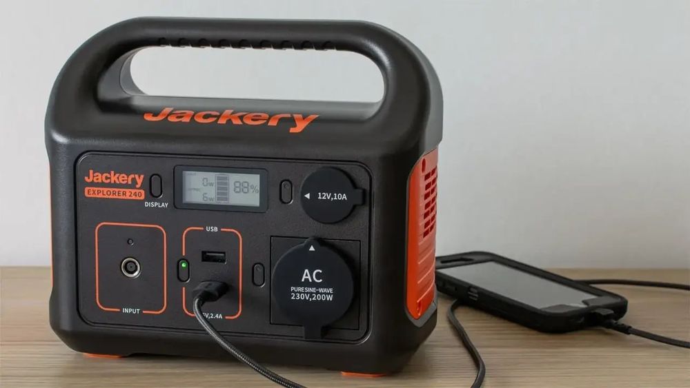 Зарядний пристрій Jackery explorer 240EU