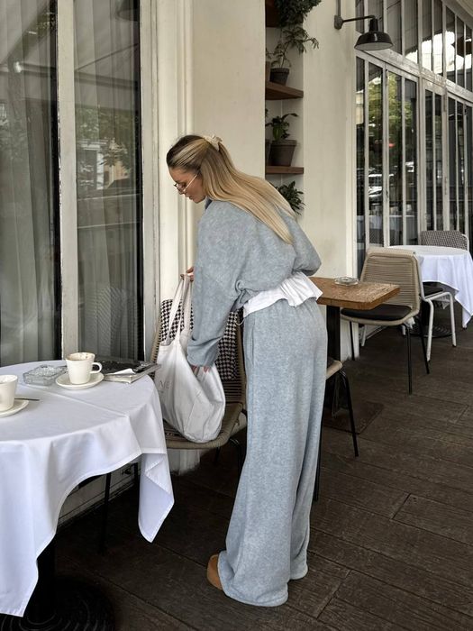 Дивовижий жіночий флісовий костюмчик