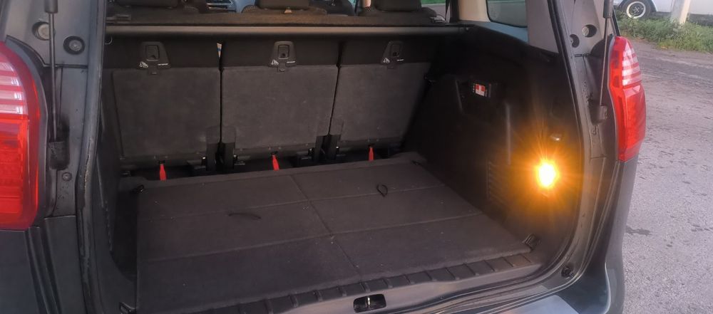 Царь зверей PEUGEOT 5008 Пежо , 1.6, 2009 года от первого владельца