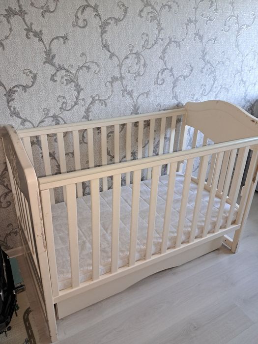 Продається дитяча кроватка