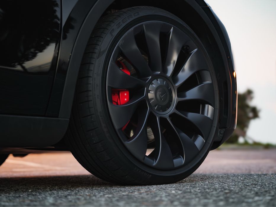 Tesla Model Y Performance517712192115189768