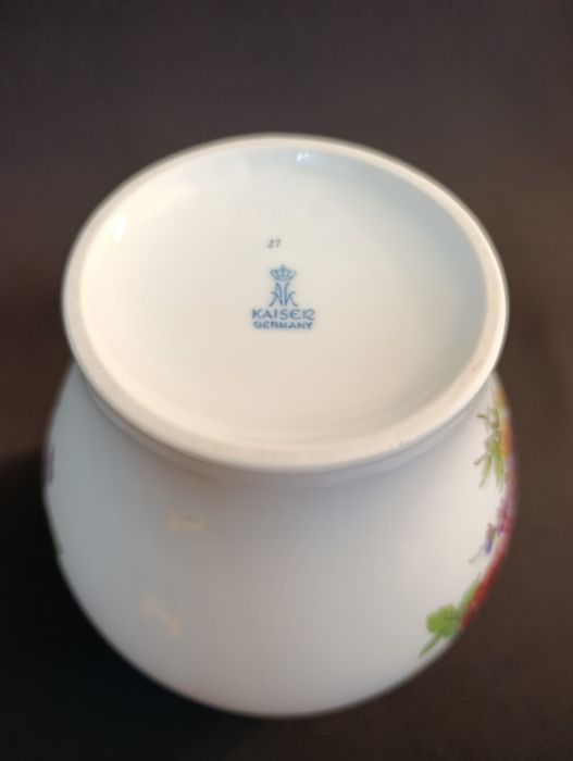 Wazon z porcelanę niemieckiej marki Kaiser