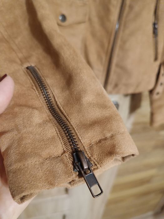 Wiosenna kurtka zamszowa camelowa 36