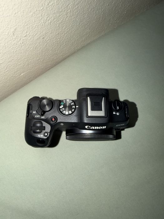 Máquina Fotográfica Mirrorless Canon EOS R8