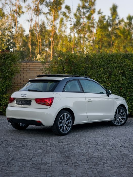 Audi A1 1.6 TDi * Teto de abrir*