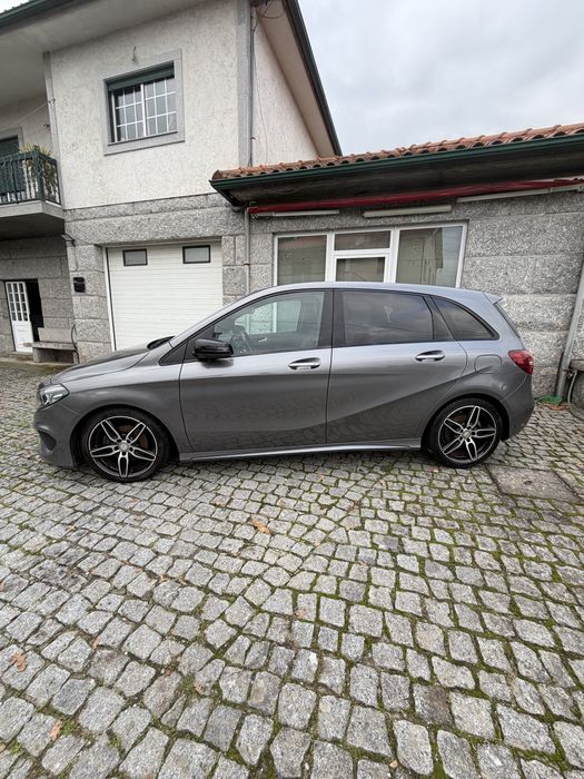 Mercedes -Benz B 200 7G-DCT