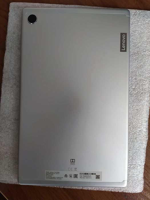 Lenovo tab M10 HD  TB-X306F екран 10.1 стан нового.