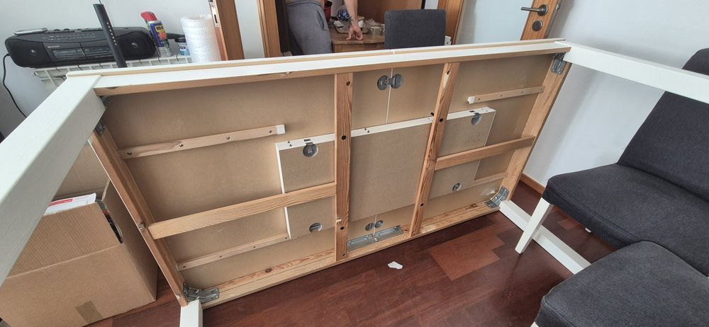 Mesa e seis cadeiras IKEA