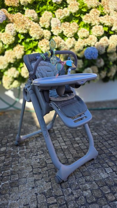 Conjunto - Carrinho, alcofa, ovo, cadeira para carro, isofix, adaptadores e cadeira refeições