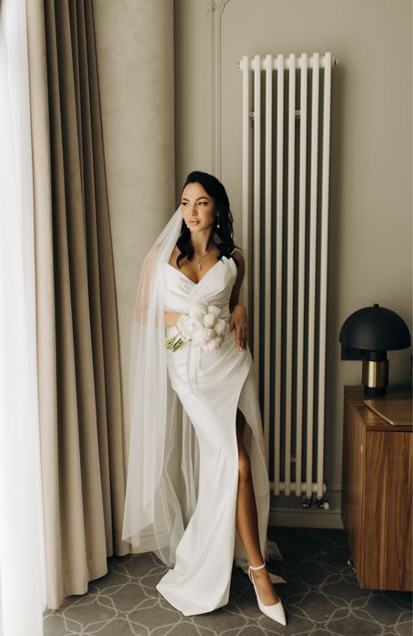 Продам весільну сукню