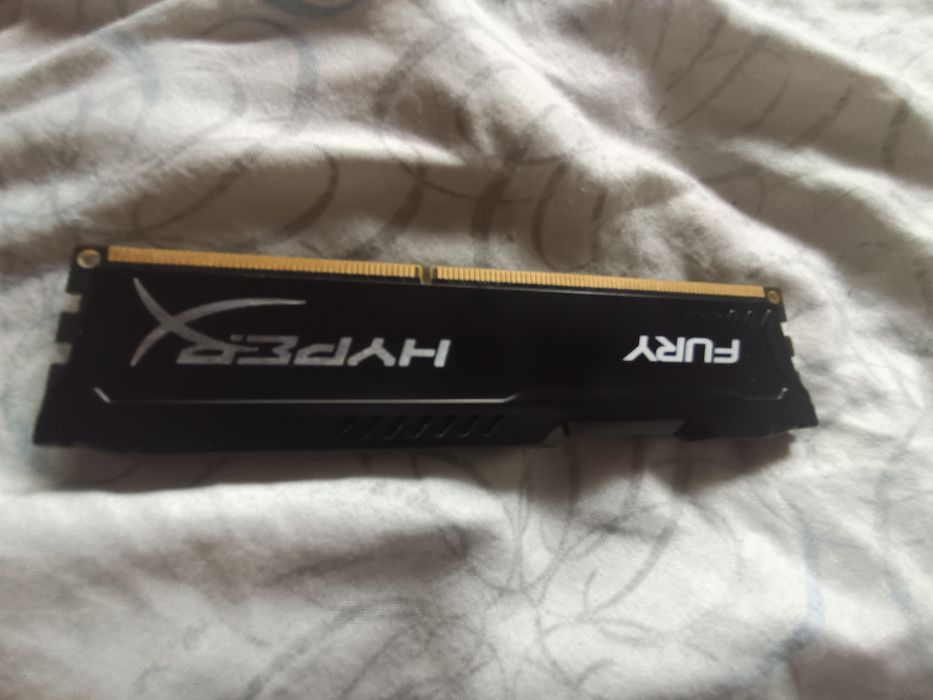 Disco Rígido HDD samsung 1 TB + 1 DDR3 4G Hyper X fury
