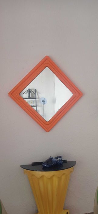 Espelho plástico space age