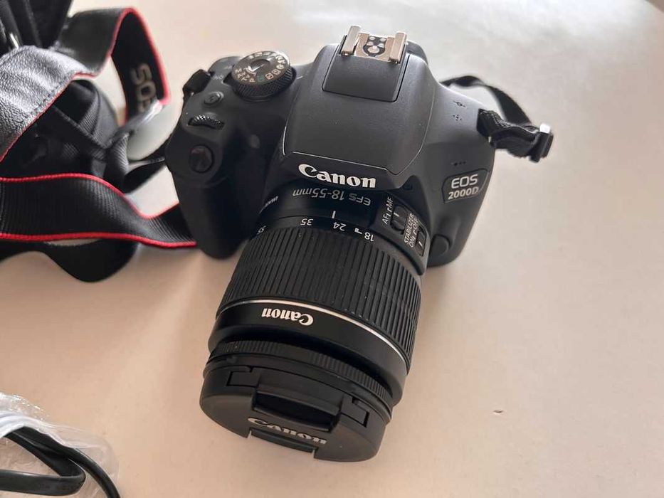 CÂMARA Canon EOS 2000D.            
ATENÇÃO entrega e pagamento em mão