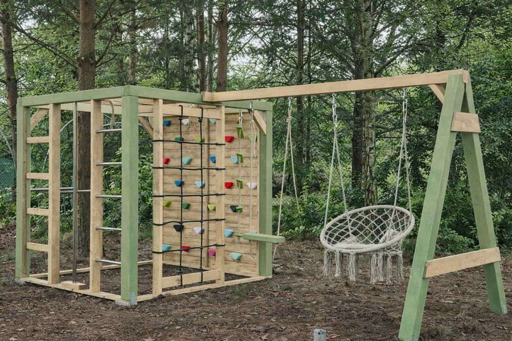Plac zabaw małpi gaj z huśtawkami - siłownia ogrodowa