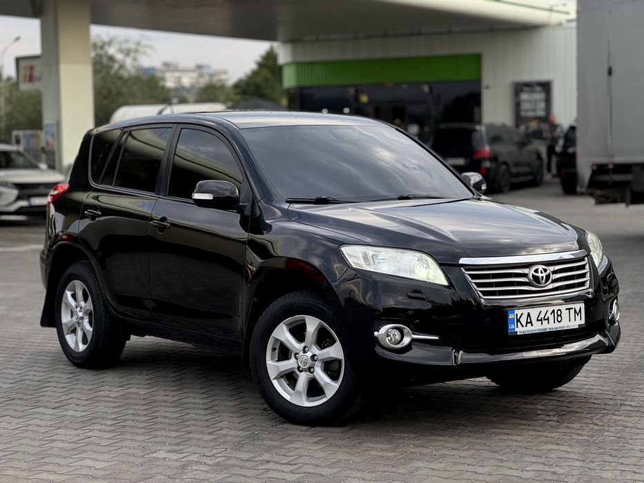 Toyota Rav 4 2011рік AWD газ/бензин автомат