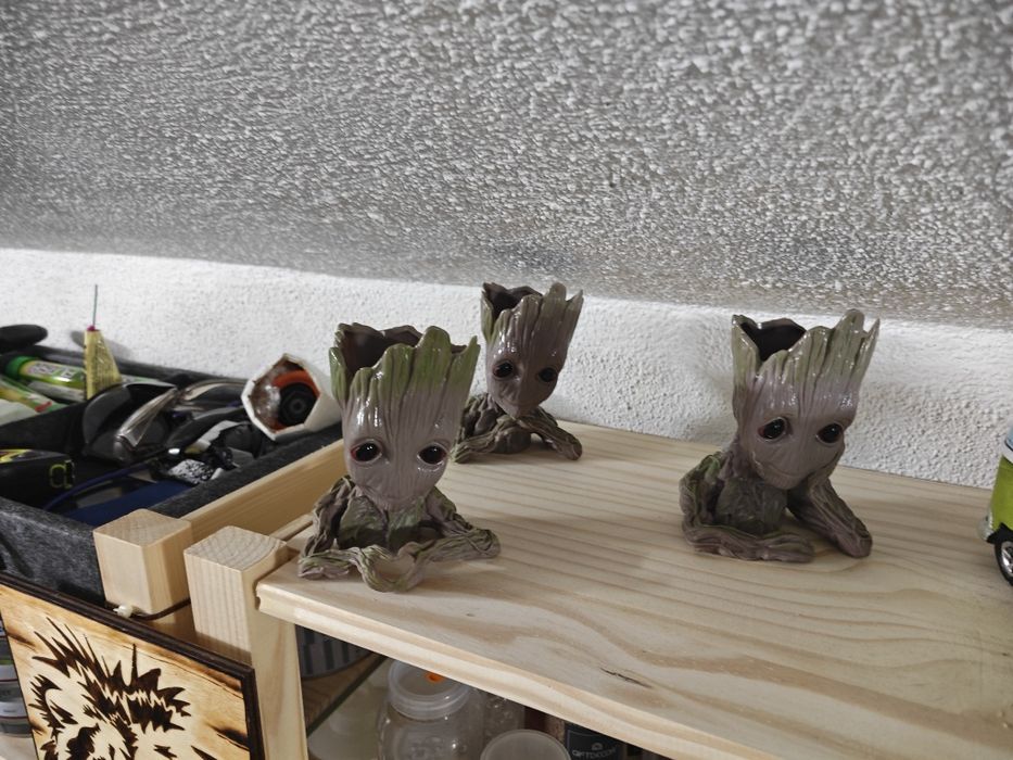 Vários vaso de cerâmica artesanal e vasos baby groot