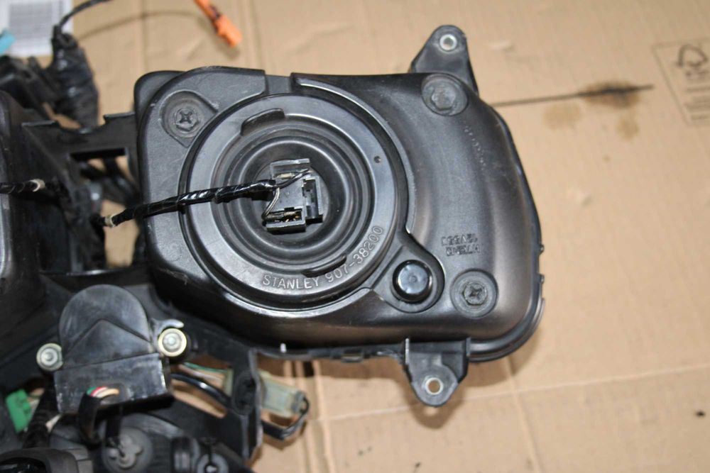 Lampa Przód Przednia Wiązka OEM Honda CBR 1000RR SC57 04-05