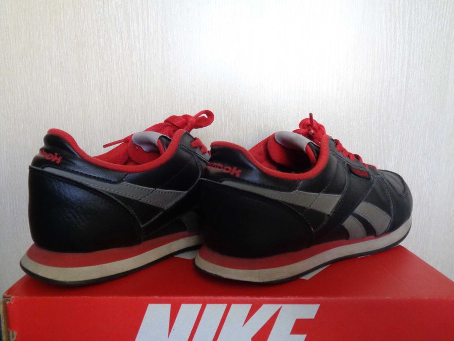 REEBOK obuwie sportowe 40,5/26 skóra naturalna.