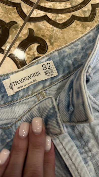 Джинсові жіночі шорти stradivarius