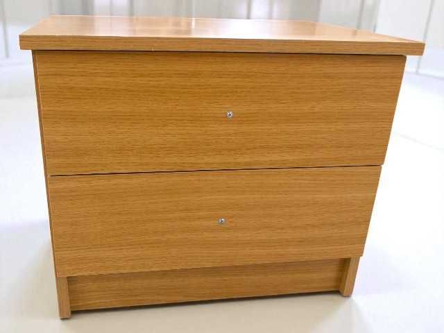 Oak-Style Nightstand – With Defect64409173102209120