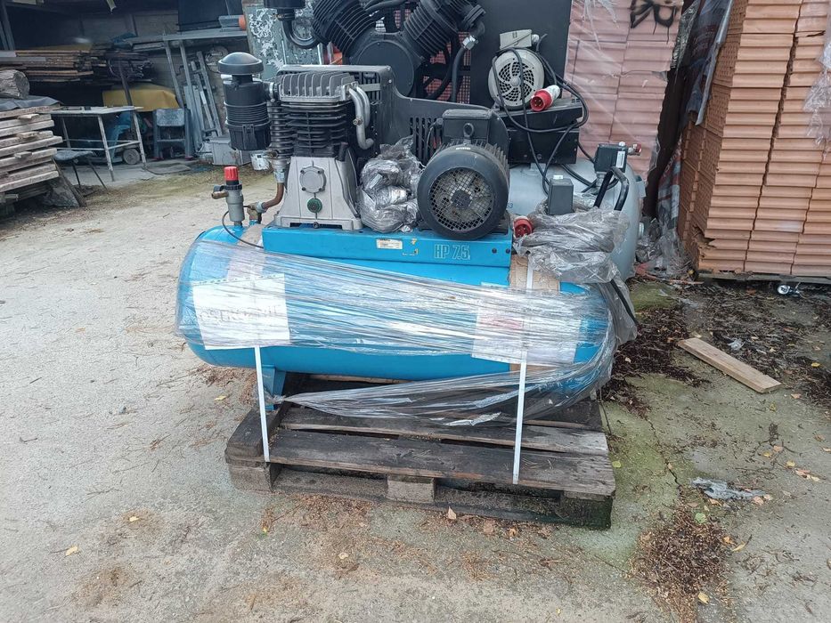 Używana sprężarka ABAC PRO B6000 270 CT7,5 270 l 11 bar Kompresor