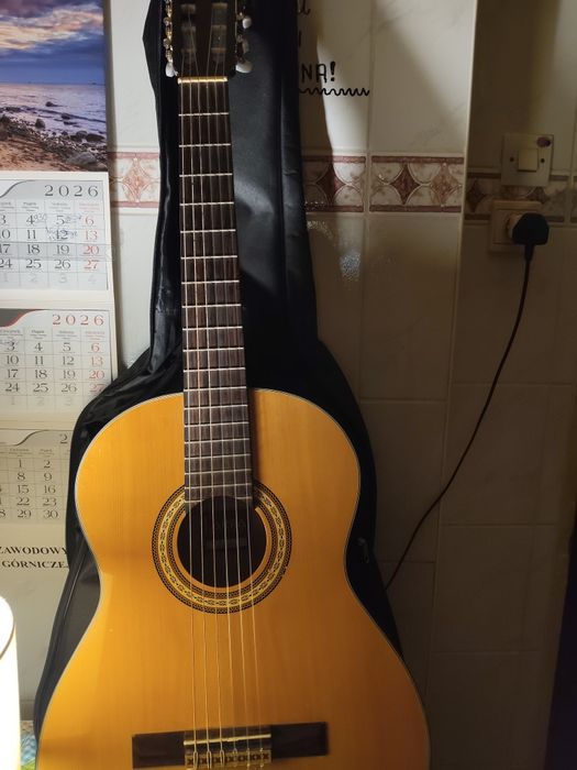 Gitara klasyczna z ocieplanym pokrowcem