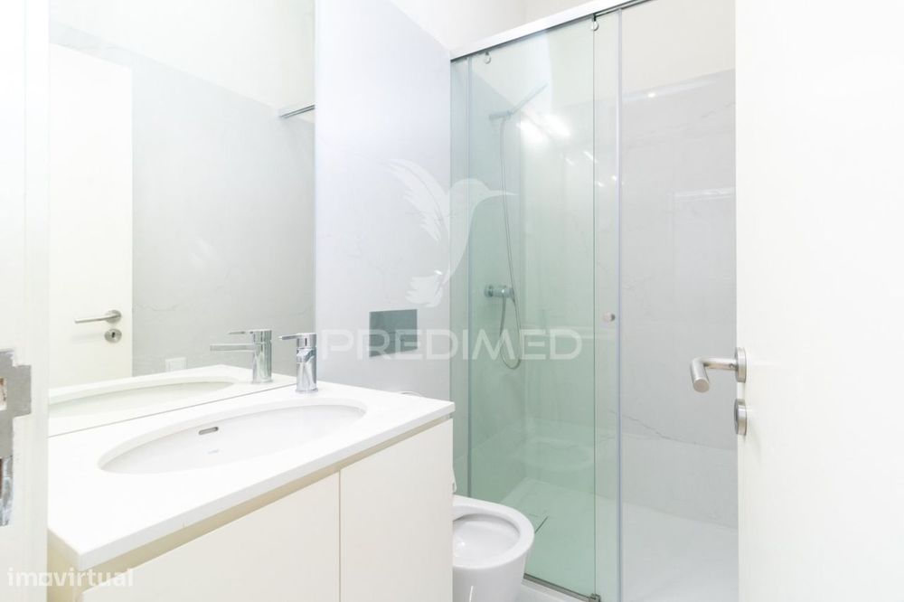 Apartamento T1 NOVO com jardim junto ao rio Douro.