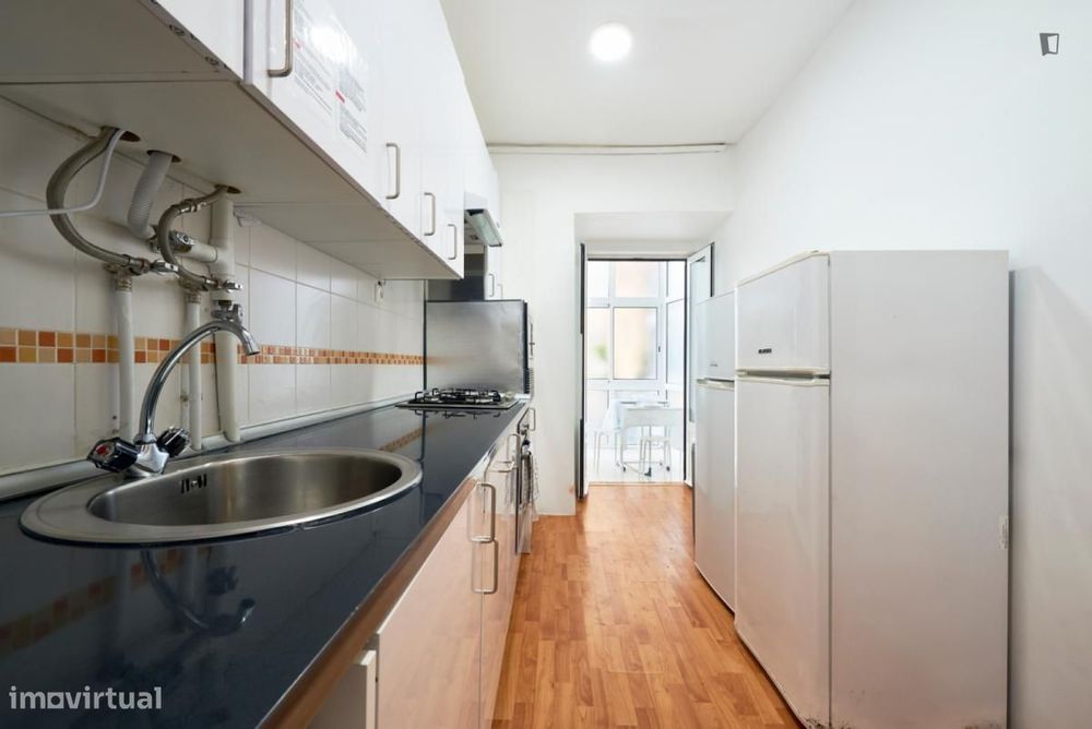 Quarto - localizado em Entrecampos Lisbon