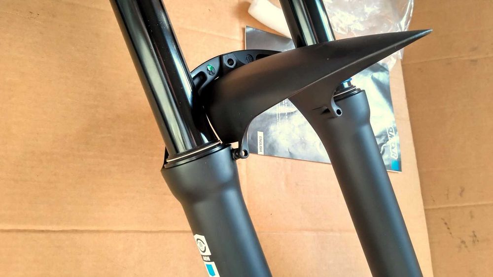 Вилка Suntour Aion 29"/27,5"+