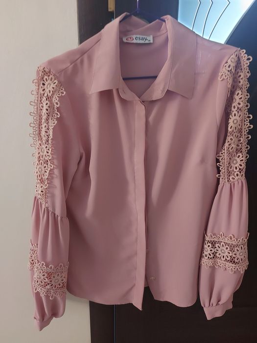 Продам блузи та рубашки