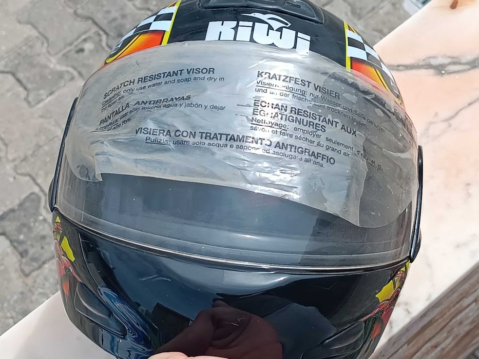 2 Capacetes integrais para mota (nunca usados) Kiwi