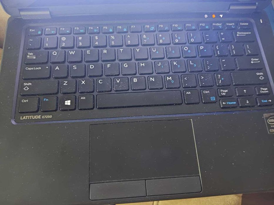 Dell e7250 i5\8gb\128 SSD