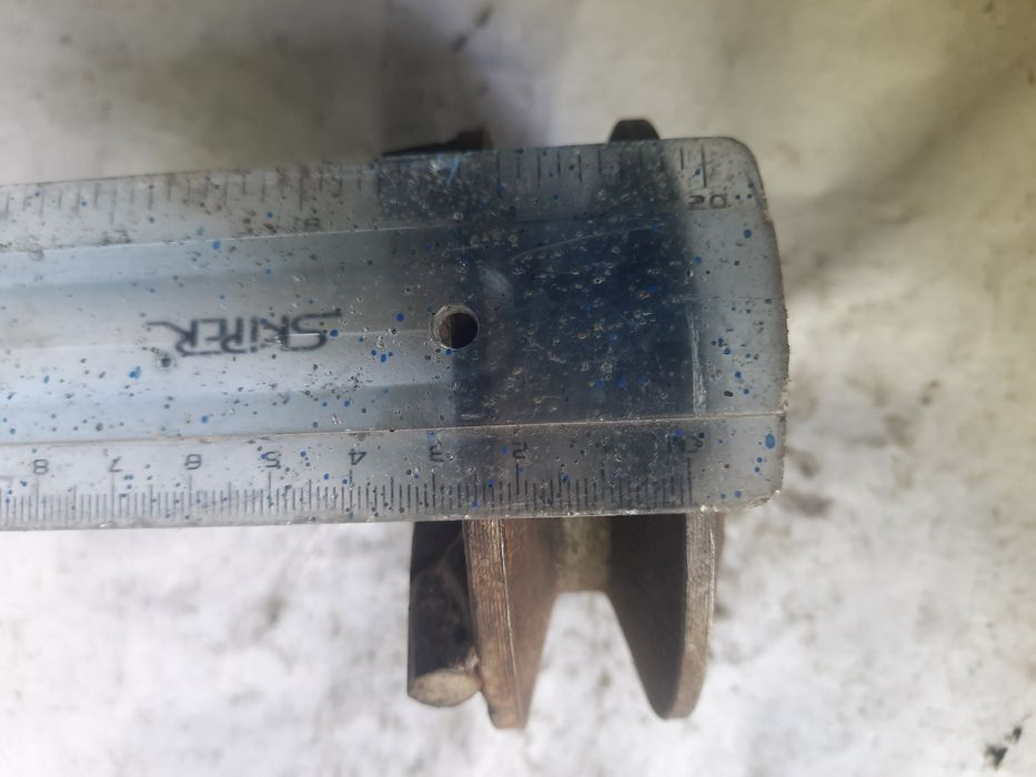 Шків металевий длина-10.5см.ширина ручья-2.2см.ссср