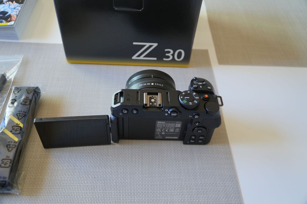 NIKON Z30 com objectiva 16-50 nova