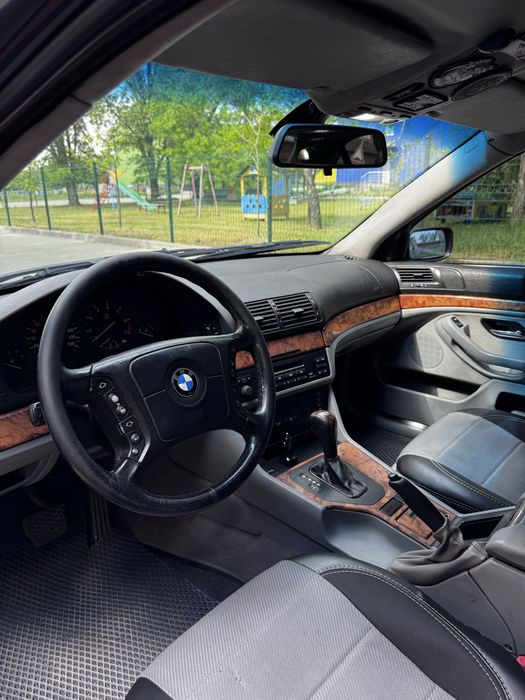 BMW E39 чудовий стан