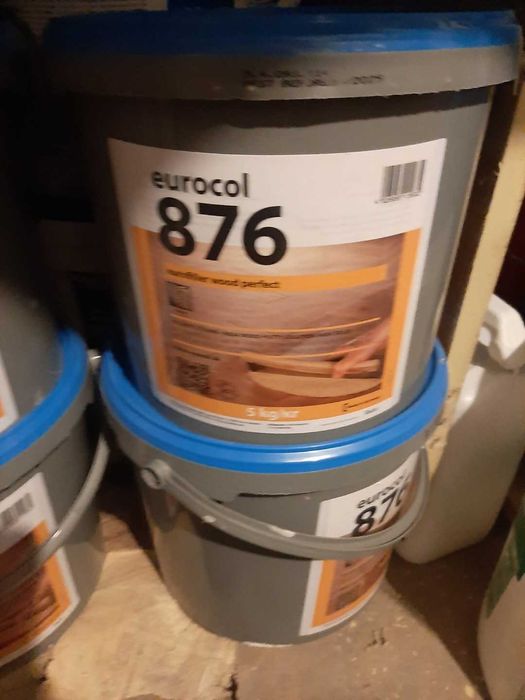 Wypełniacz do szczelin pod lakier i olej do parkietu