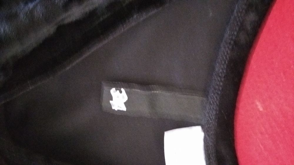 Vendo 2 vestidos de veludo tamanho S (34)