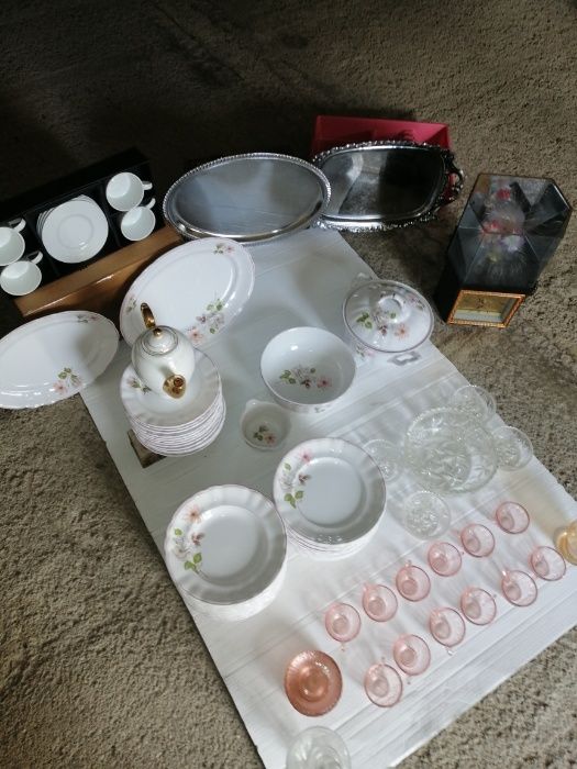 Antique tableware..425285971074109442