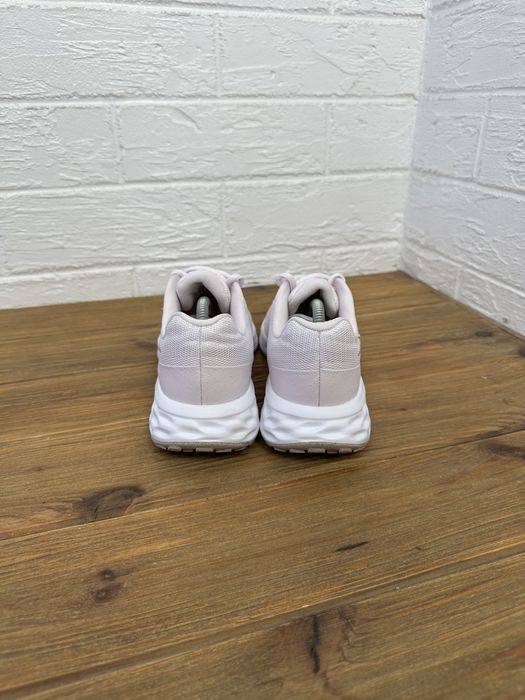 Жіночі кросівки nike revolution original 39р