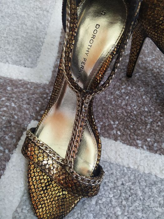 Літні відкриті босоніжки