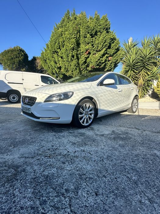 Volvo v40 d2 teto panoramico