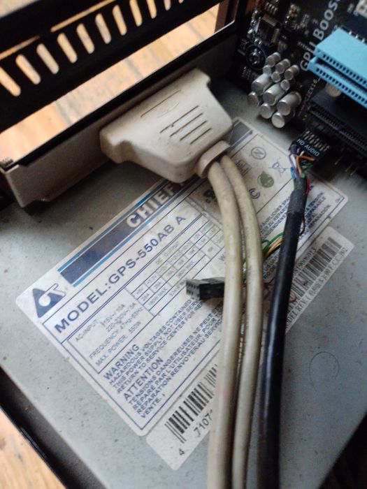 Продається системний блок в доброму стані все працює