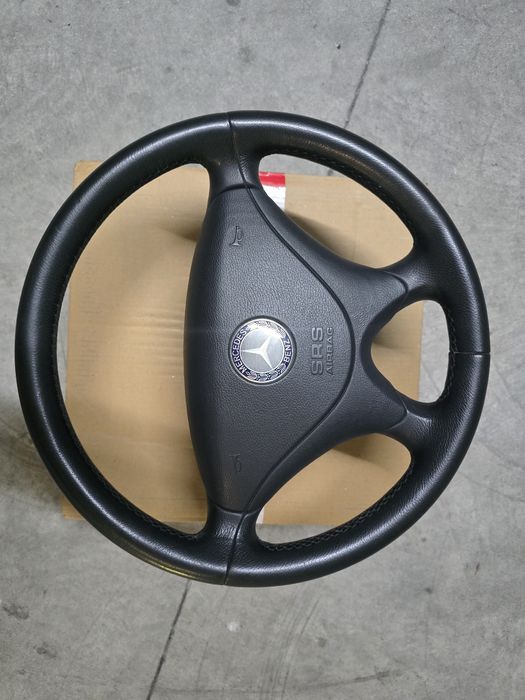 Volante Mercedes em Pele