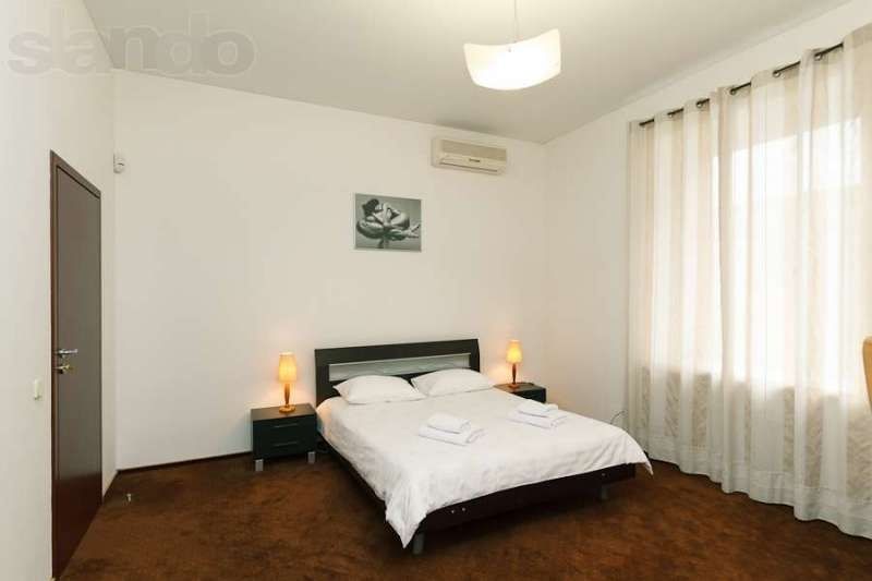 Центр.3-х комнатная VIP на Крещатик,15