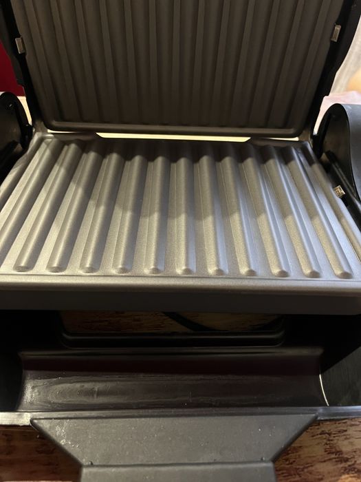 Электричеий гриль Delonghi