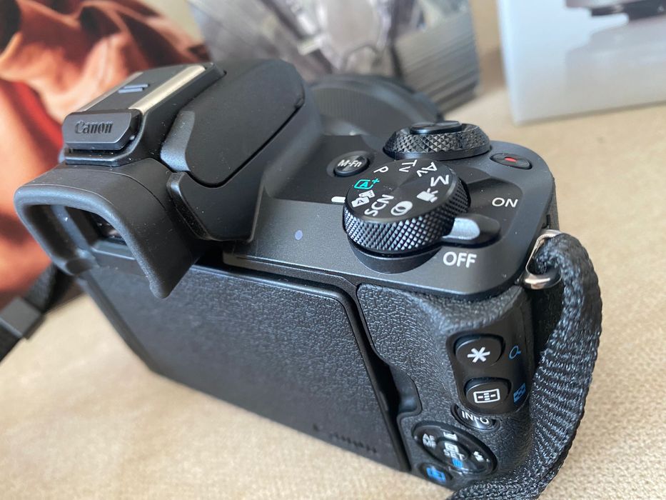 CANON EOS M50 Mirrorless + 2 objectivas + Bolsa SB130 + 16 GB