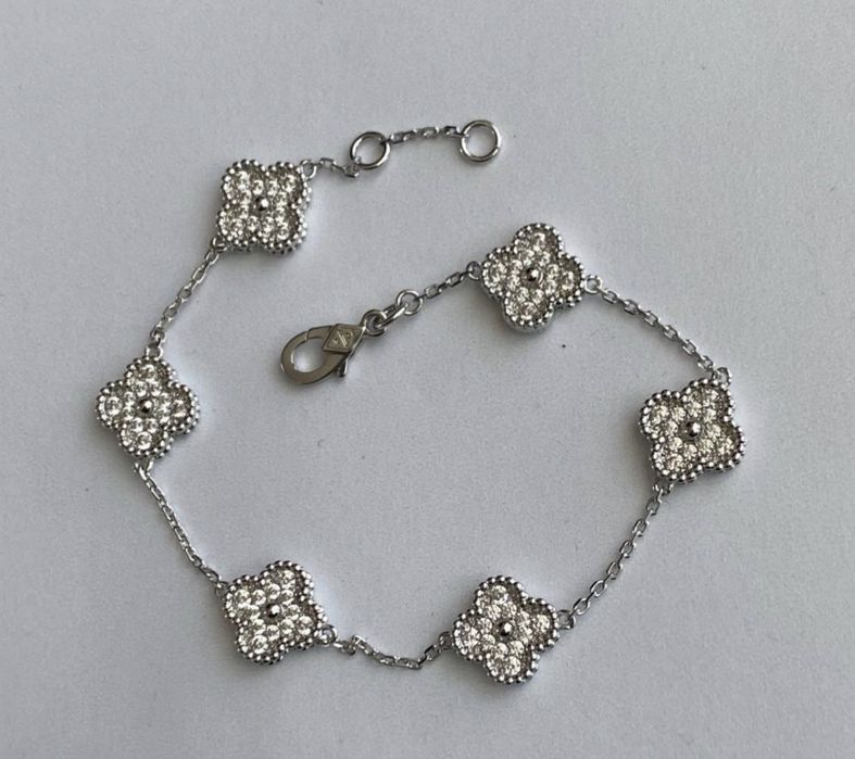 Прикраси van cleef